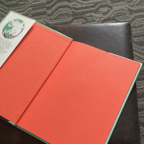 Horton hatches the egg Dr. Seuss collectors edition book - Picture 3 of 3